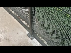 Puerta de seguridad de malla soldada Vu 358 con espigas 2 x 2,5 m