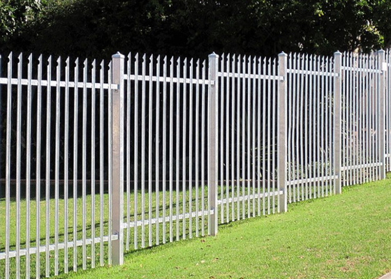 Palizada de acero revestida de la barra de ángulo del Pvc que cerca el 1.8*2.4m D pálido para residencial