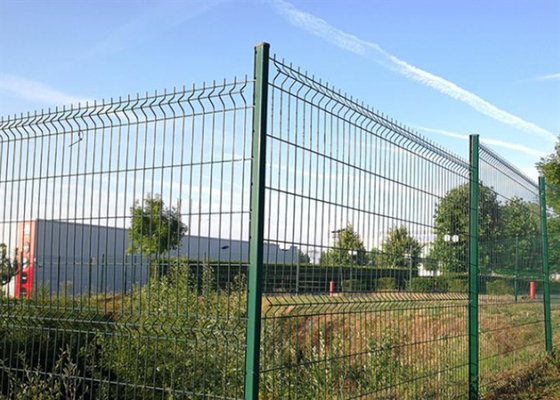 Cerca formada melocotón Panel del triángulo del verde del PVC los 2.0*2.5m para el OEM de la seguridad