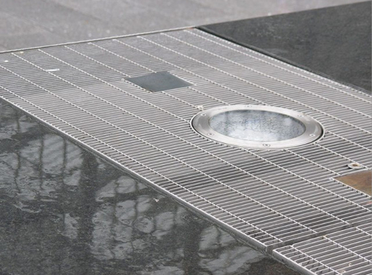 Reja galvanizada sumergida caliente de la pisada de escalera de la reja 32*3m m de la calzada Q235