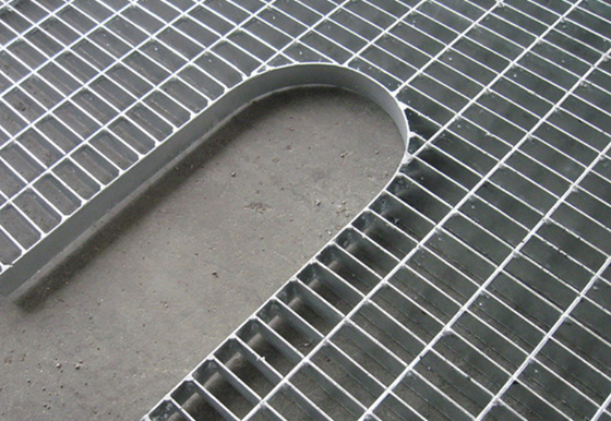 Q235 Rejas de acero galvanizado HDG para pasarelas de suelo 1.2*1.8m 30*5mm