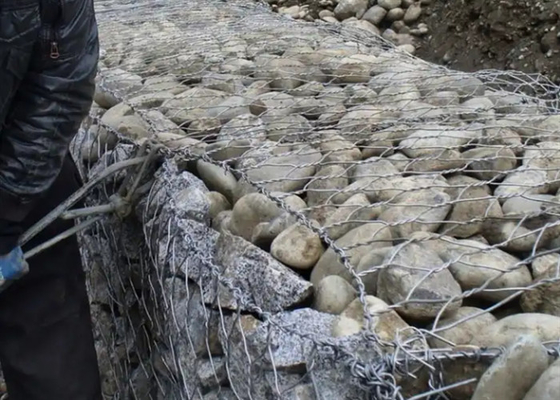 80x100mm Pvc revestido Gabion malla de alambre en la pared de contención de control de inundaciones