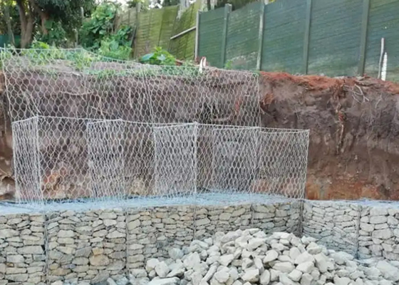 Hexagonal agujero Gabion pared malla de alambre galvanizado / revestido de PVC