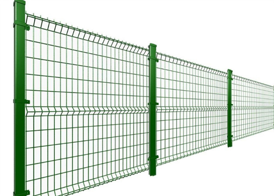 Cercas de alambre soldado galvanizado 75 * 150mm agujero de malla para el aeropuerto