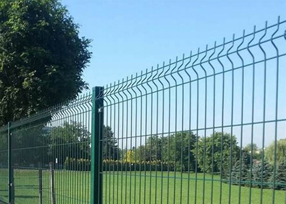 Cercas recubiertas de polvo Triángulo de 4,0 mm de diámetro de alambre para jardines / casas