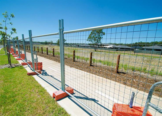 Diámetro de alambre de 4 mm Rejilla temporal soldada para el perímetro del sitio de construcción