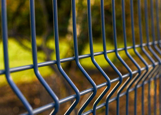 Cercas de malla de alambre galvanizado triángulo soldado para el jardín 1.8 * 2.5m