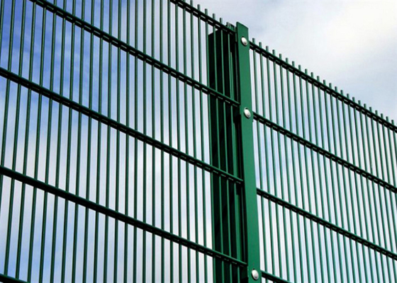 Cercas de alambre de doble bucle de color negro con revestimiento galvanizado / PVC para protección