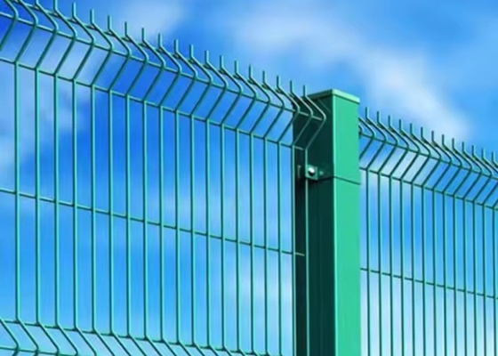Panel de cerca triangular 3D con curvas triangulares para la seguridad