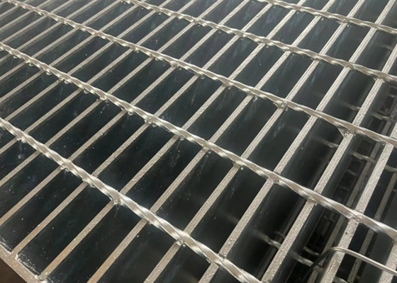 Rejilla de pasarela de acero galvanizado de 30 * 5 mm para plataforma industrial