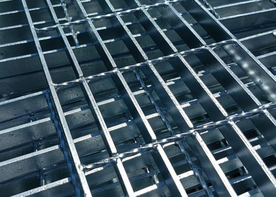 Rejas de acero baja en carbono galvanizadas HDG para refinerías de petróleo