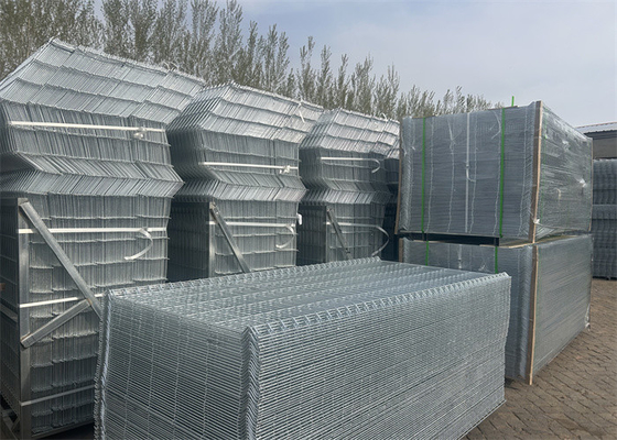 Valla curva 3D 55 * 200mm agujero de malla de 3,5 mm de diámetro de alambre para el sitio residencial