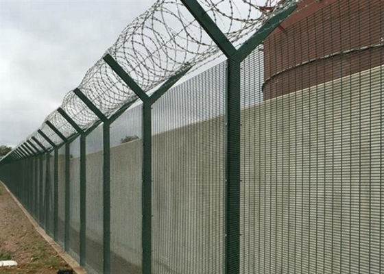 Valla de seguridad galvanizada por inmersión en caliente 358 para guardias de fábrica 1.8*2.5m