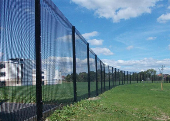 Valla de seguridad 358 de acero galvanizado/revestido de PVC color verde para jardín 1.8*2.5m
