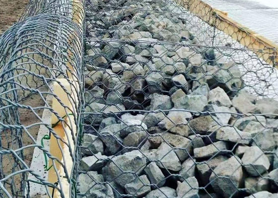 Envasado con zinc Galfan Gabion Cestas Ingeniería Civil 2*1*1m 80*100mm Agujero