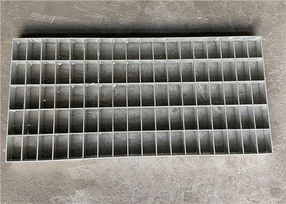 Caliente Iso9001 sumergido galvanizó la reja de acero de la calzada de 32*5m m