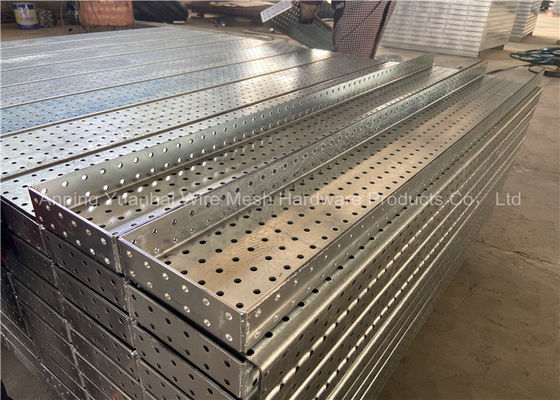 Malla de alambre perforada de acero galvanizada de los dinteles 2.0m m