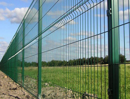 La curva galvanizada 3d de la inmersión caliente soldó con autógena el alambre Mesh Fence Panel