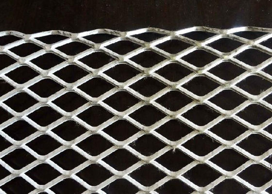 La inmersión caliente galvanizó 3/4 aplanó el alambre de metal ampliado estirado Mesh For Stair Treads