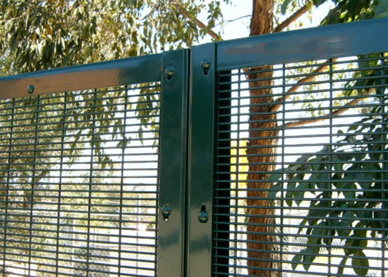 Galvanizado/polvo cubrió la seguridad 358 que cercaba para el jardín 3
