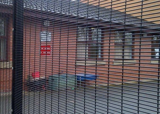 Seguridad de acero con poco carbono 358 que cerca a Weled Mesh For Airport/alta manera 76.2*12.7m m