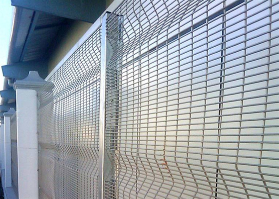 60x60m m 358 Mesh Fence Hot Dip Galvanized/alambre revestido del poder para la seguridad aeroportuaria